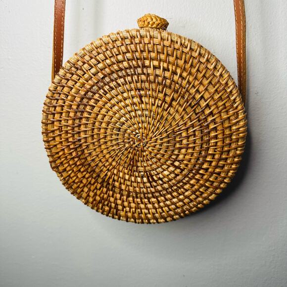 NWT Hand Woven Guatemalan Rattan Tan Wicker Straw Basket Beach Crossbody Purse - Picture 9 of 9